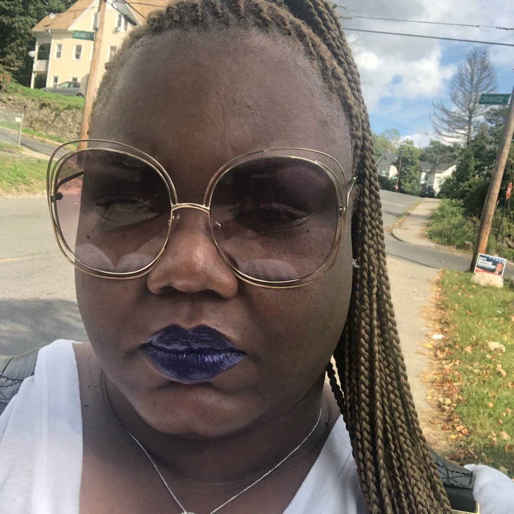 Meet your Posher, Loletha